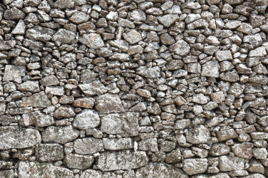 Venkovní kamenná zeď