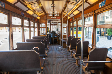 Interiér staré tramvaje