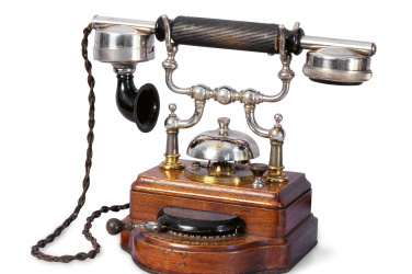 Staromódní telefon