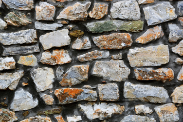 Strukturovaná kamenná zeď
