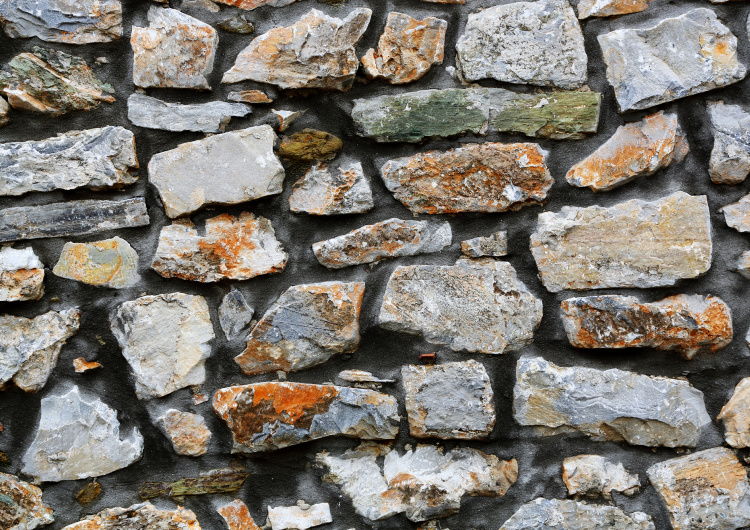 Strukturovaná kamenná zeď