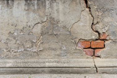 Detail rozpadající se zdi