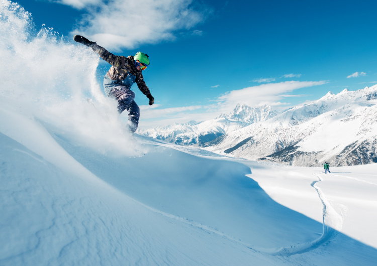 Jízda snowboardisty
