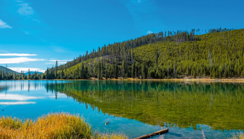 Jezero v Yellowstonu