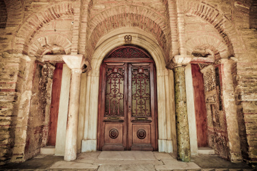 Starověké kostelní dveře