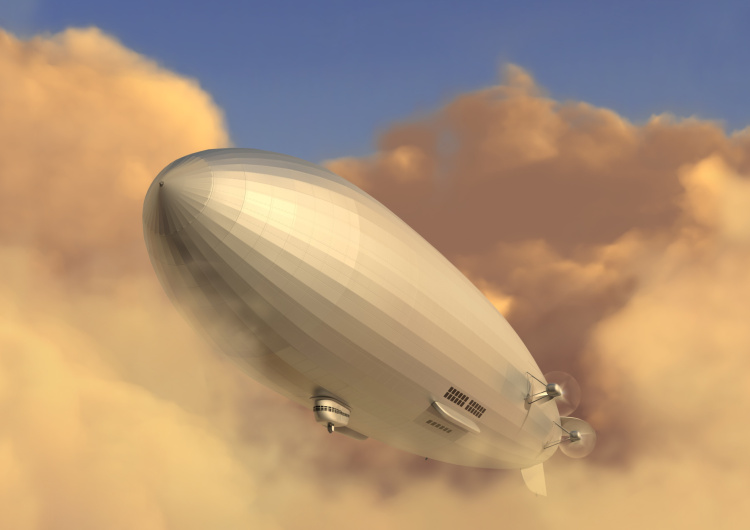 Vzducholoď v mracích
