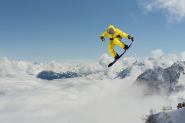 Skákání snowboardisty