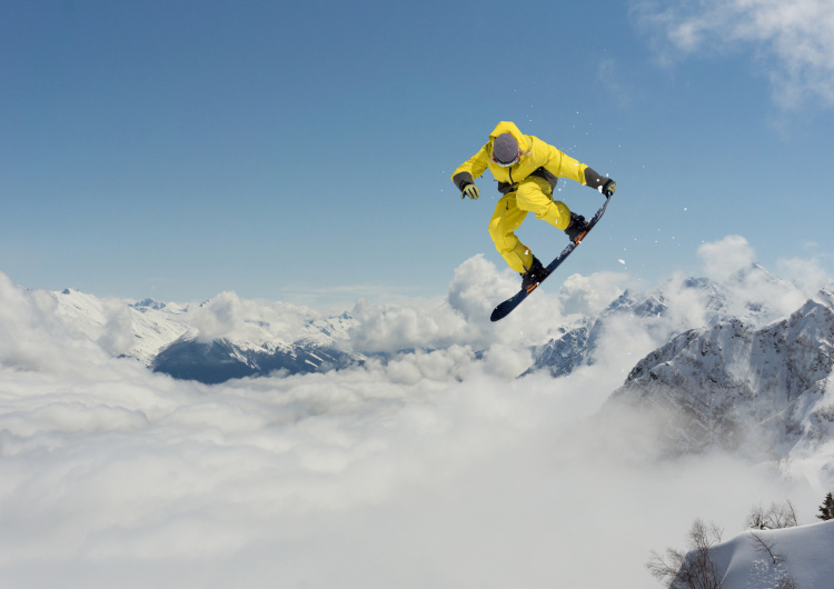 Skákání snowboardisty