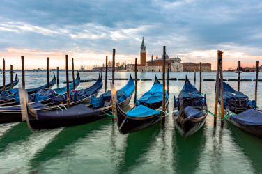 Gondola v Piazza San Marco