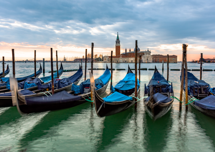 Gondola v Piazza San Marco