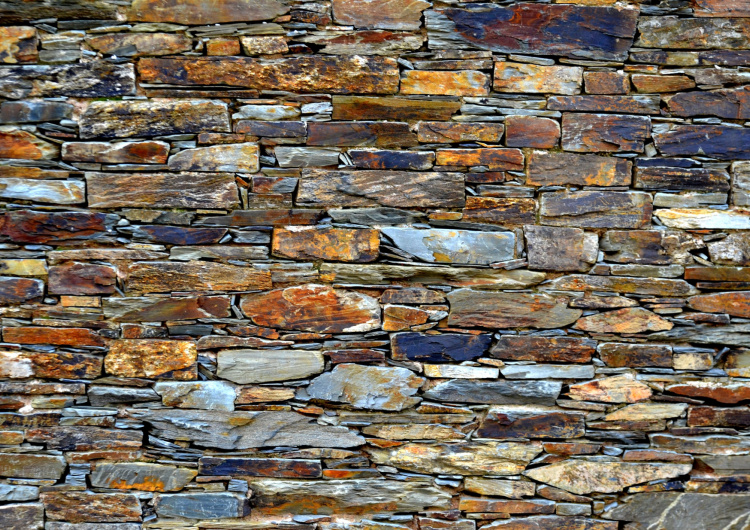 Stará tradiční kamenná zeď